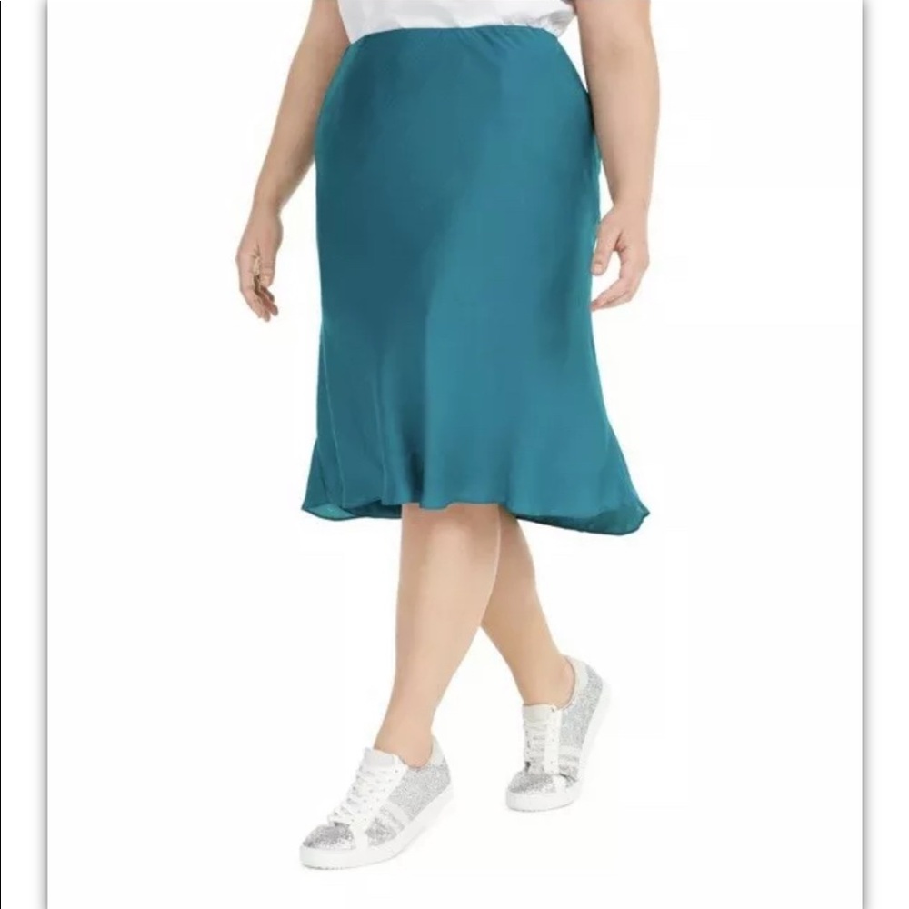 INC Pull On Slip Skirt Knee Length Plus 0X Green Silky Lined Elastic Waist $79
